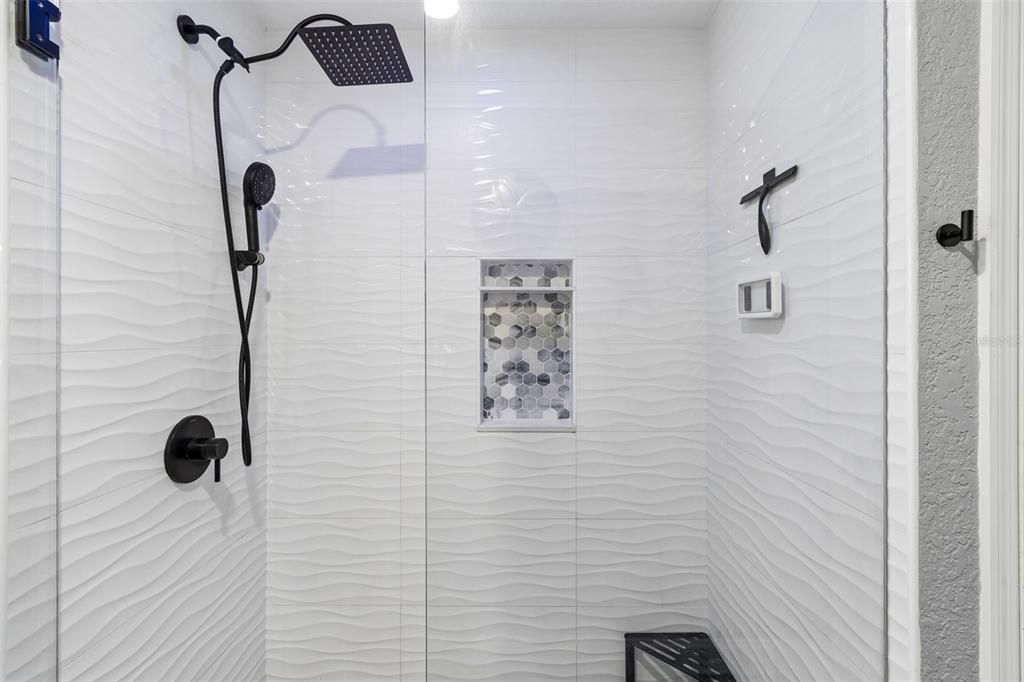 Activo con contrato: $1,549,000 (4 camas, 2 baños, 1932 Pies cuadrados)