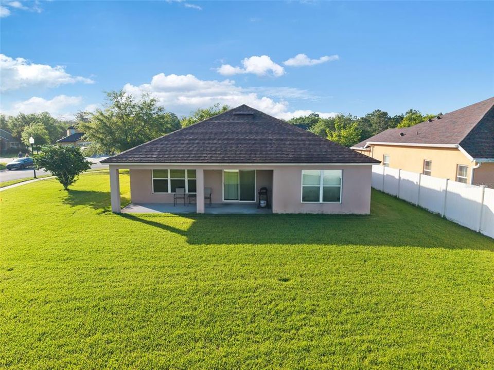 На продажу: $375,990 (3 спален, 2 ванн, 1673 Квадратных фут)