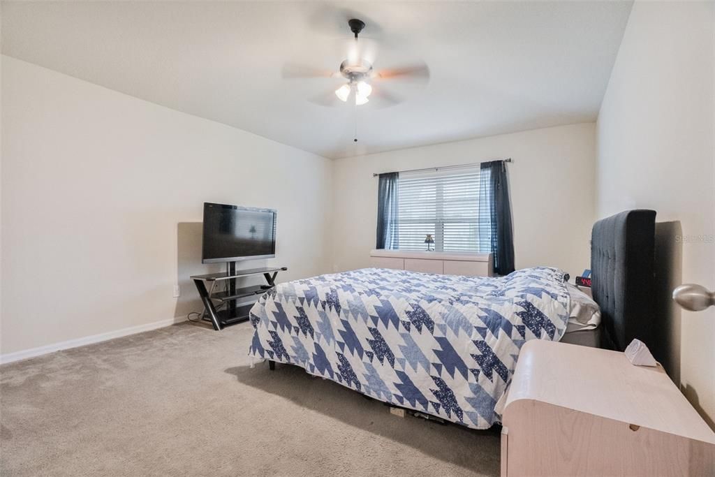 На продажу: $375,990 (3 спален, 2 ванн, 1673 Квадратных фут)