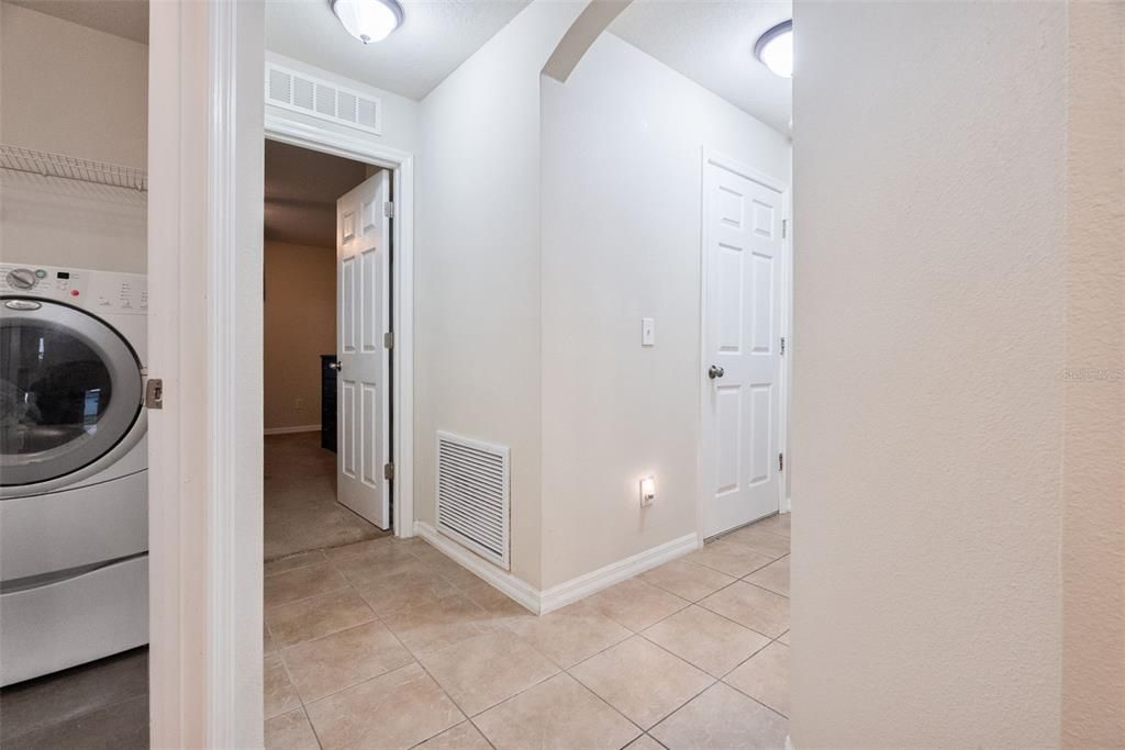 На продажу: $375,990 (3 спален, 2 ванн, 1673 Квадратных фут)