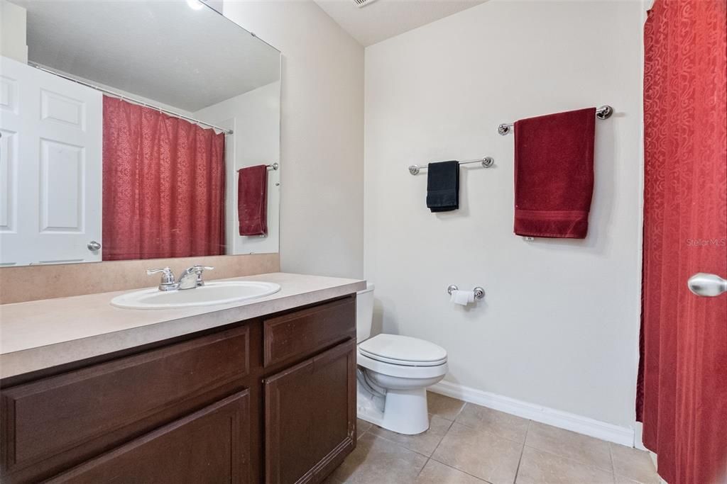 На продажу: $375,990 (3 спален, 2 ванн, 1673 Квадратных фут)