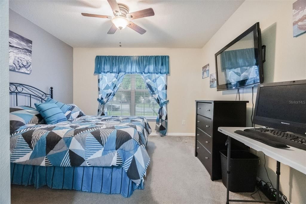 На продажу: $375,990 (3 спален, 2 ванн, 1673 Квадратных фут)