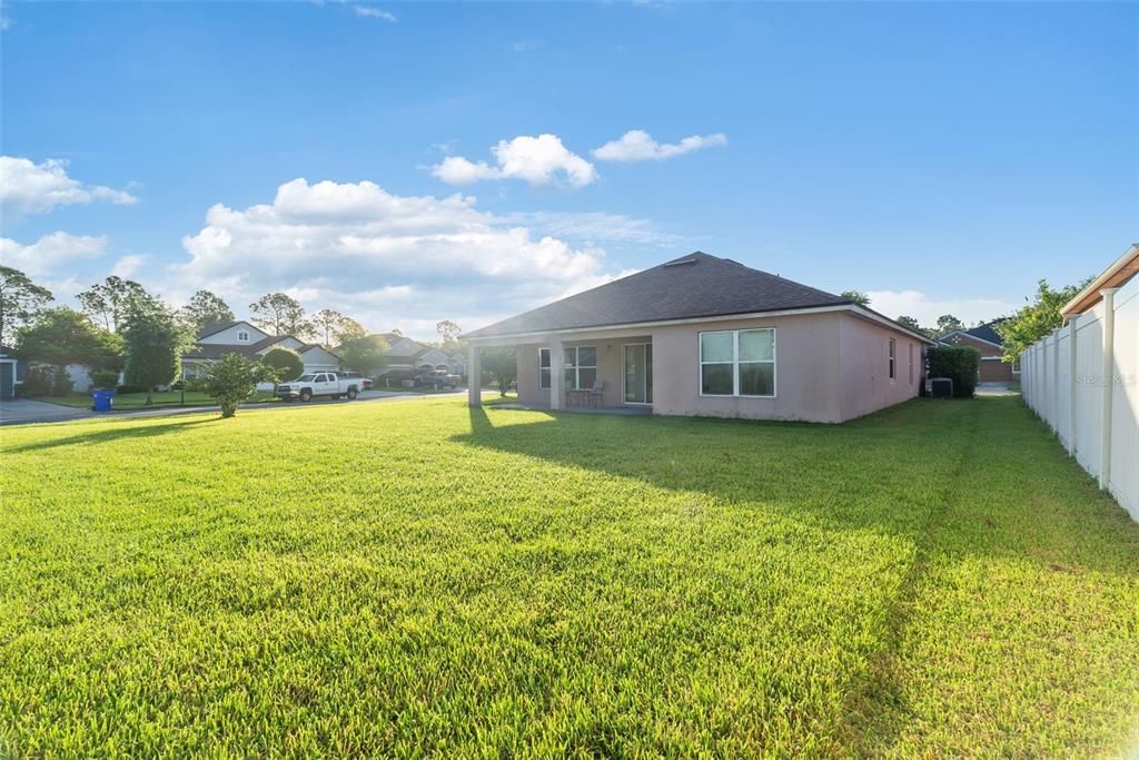 На продажу: $375,990 (3 спален, 2 ванн, 1673 Квадратных фут)