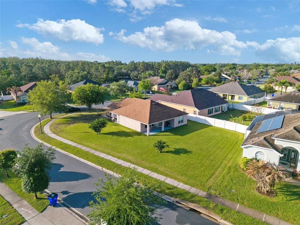 На продажу: $375,990 (3 спален, 2 ванн, 1673 Квадратных фут)