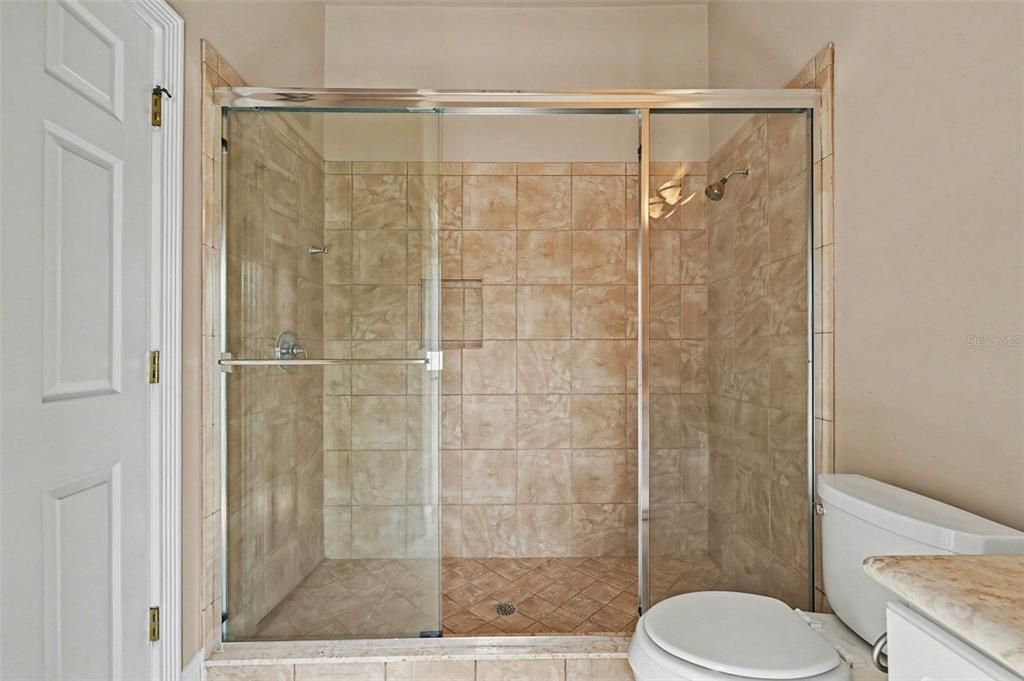 En Venta: $1,100,000 (3 camas, 3 baños, 2899 Pies cuadrados)