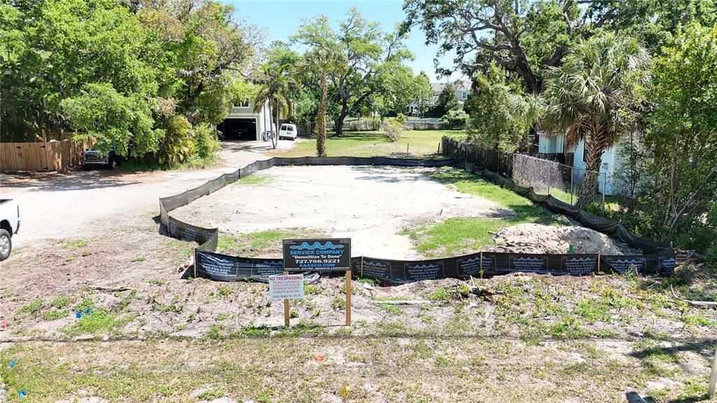 待售: $375,000 (0.18 acres)