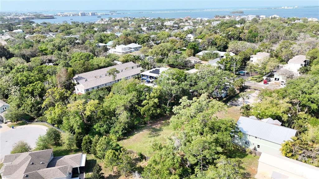 待售: $375,000 (0.18 acres)