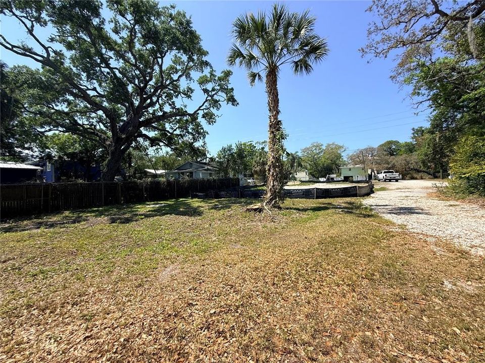 待售: $375,000 (0.18 acres)