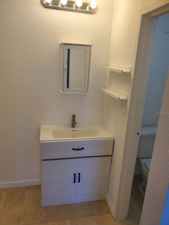 For Rent: $975 (1 beds, 1 baths, 276 Square Feet)