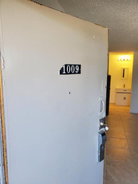For Rent: $975 (1 beds, 1 baths, 276 Square Feet)