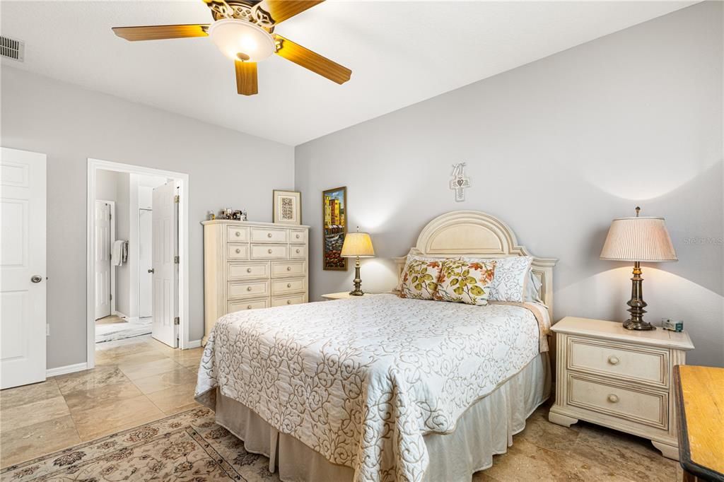 En Venta: $624,900 (4 camas, 2 baños, 2250 Pies cuadrados)