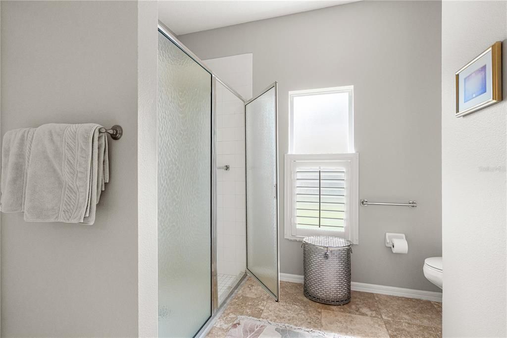 En Venta: $624,900 (4 camas, 2 baños, 2250 Pies cuadrados)