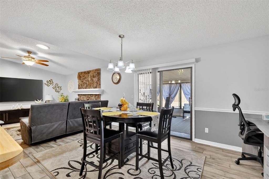 На продажу: $315,000 (3 спален, 2 ванн, 1389 Квадратных фут)