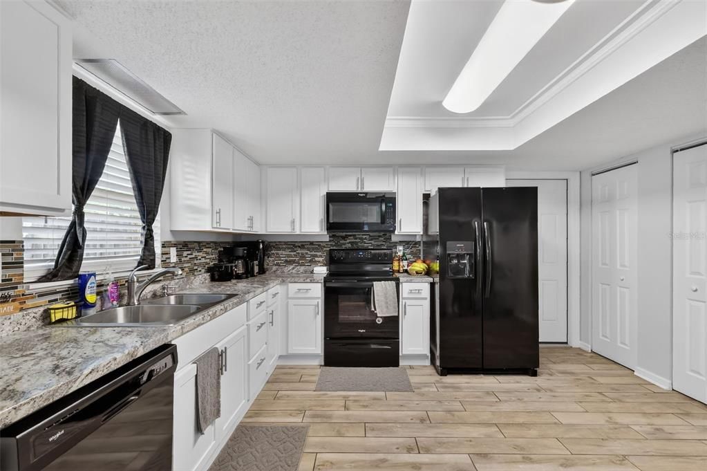 На продажу: $315,000 (3 спален, 2 ванн, 1389 Квадратных фут)