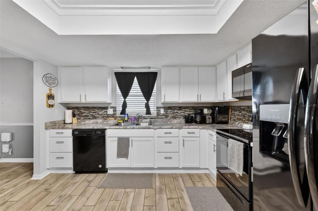 На продажу: $315,000 (3 спален, 2 ванн, 1389 Квадратных фут)