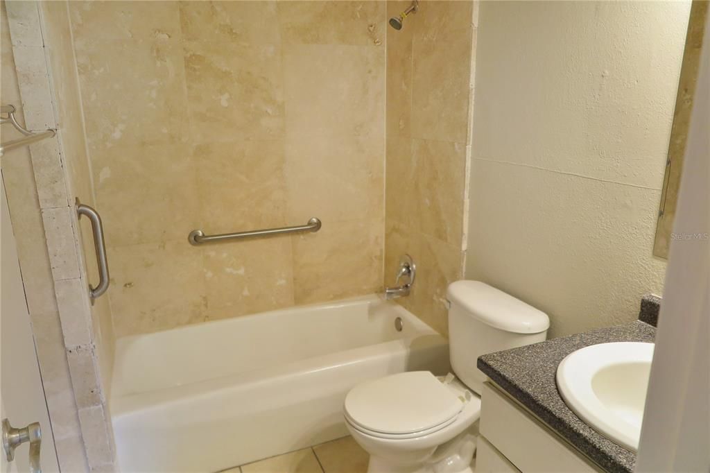 En Venta: $134,900 (2 camas, 2 baños, 900 Pies cuadrados)