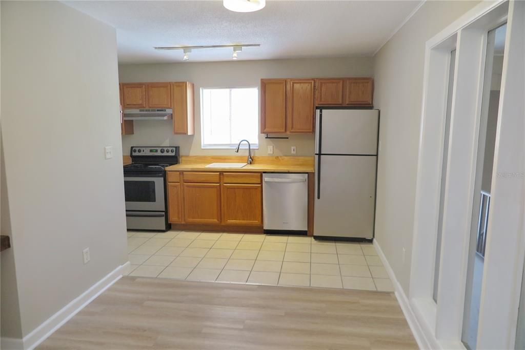 En Venta: $134,900 (2 camas, 2 baños, 900 Pies cuadrados)