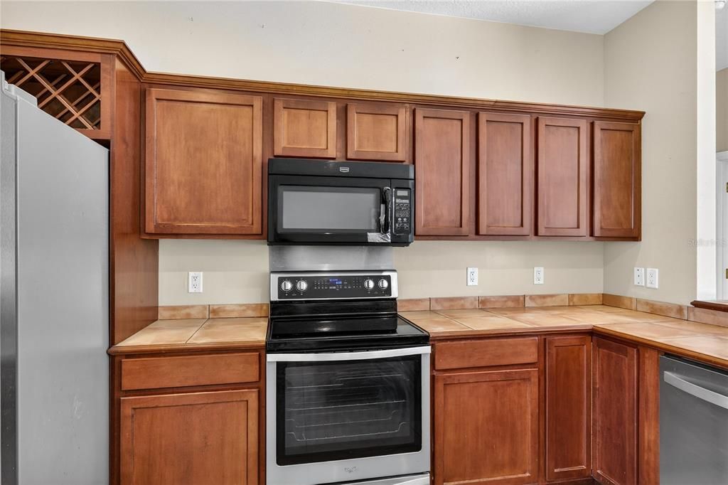 For Sale: $517,000 (4 beds, 2 baths, 2079 Square Feet)