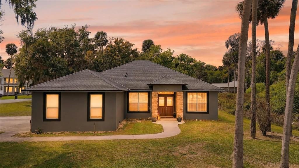 For Sale: $517,000 (4 beds, 2 baths, 2079 Square Feet)