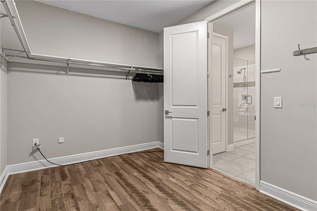 В аренду: $6,300 (5 спален, 4 ванн, 3991 Квадратных фут)