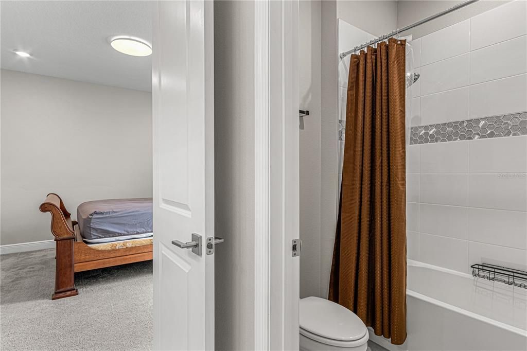 В аренду: $6,300 (5 спален, 4 ванн, 3991 Квадратных фут)