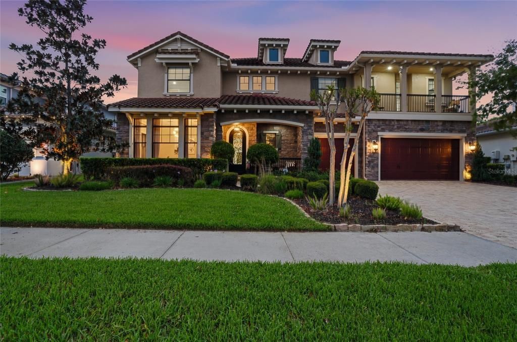 Vendido Recientemente: $1,550,000 (6 camas, 4 baños, 5651 Pies cuadrados)