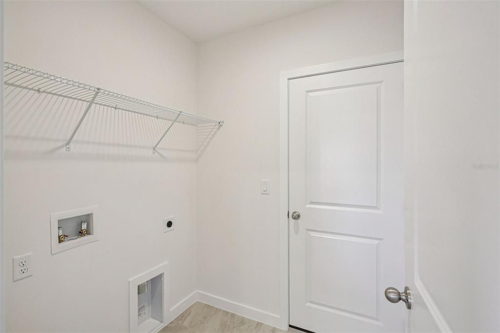 Activo con contrato: $339,990 (3 camas, 2 baños, 2028 Pies cuadrados)