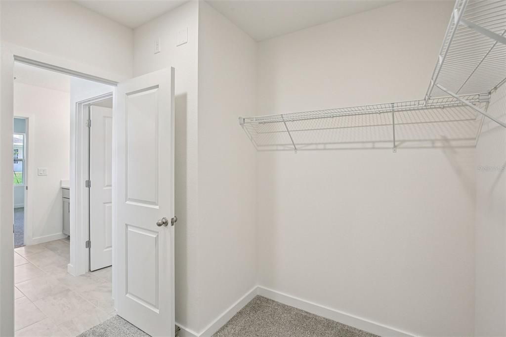 Activo con contrato: $339,990 (3 camas, 2 baños, 2028 Pies cuadrados)