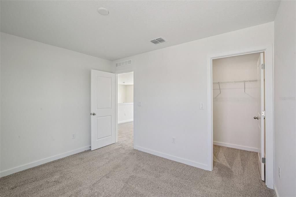 Activo con contrato: $339,990 (3 camas, 2 baños, 2028 Pies cuadrados)