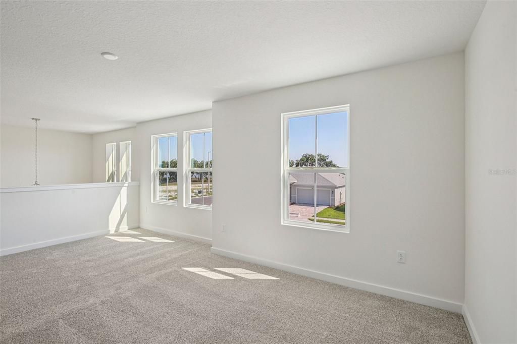 Activo con contrato: $339,990 (3 camas, 2 baños, 2028 Pies cuadrados)