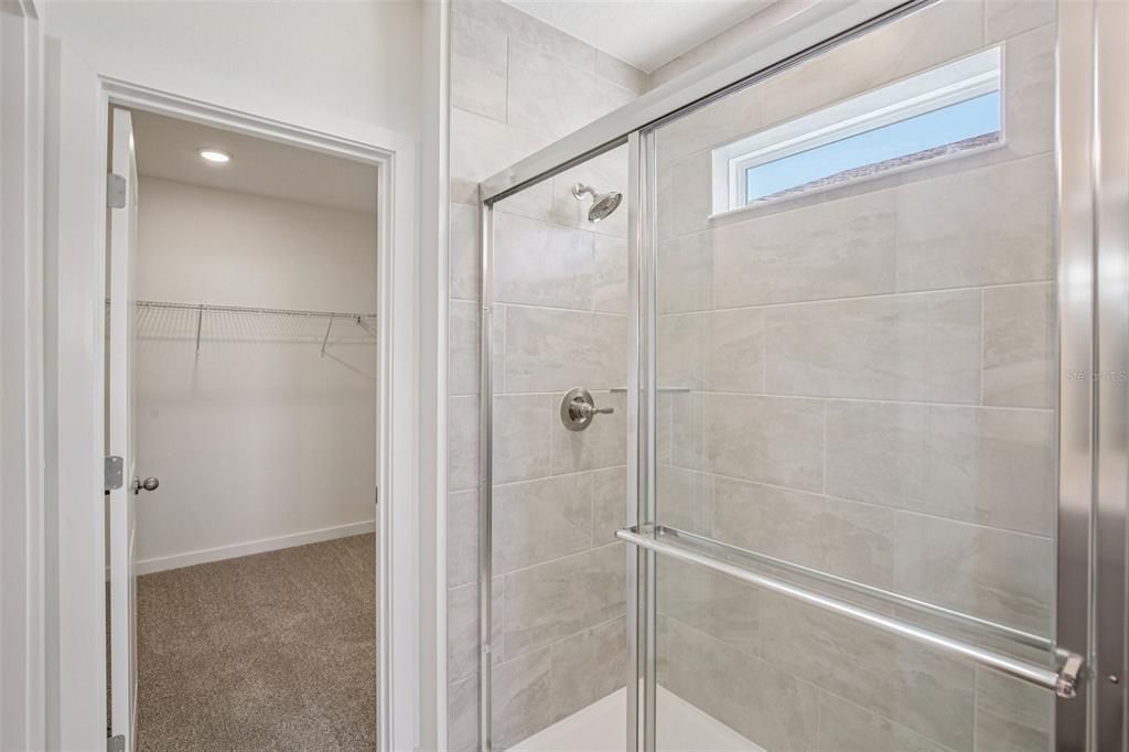 Activo con contrato: $339,990 (3 camas, 2 baños, 2028 Pies cuadrados)
