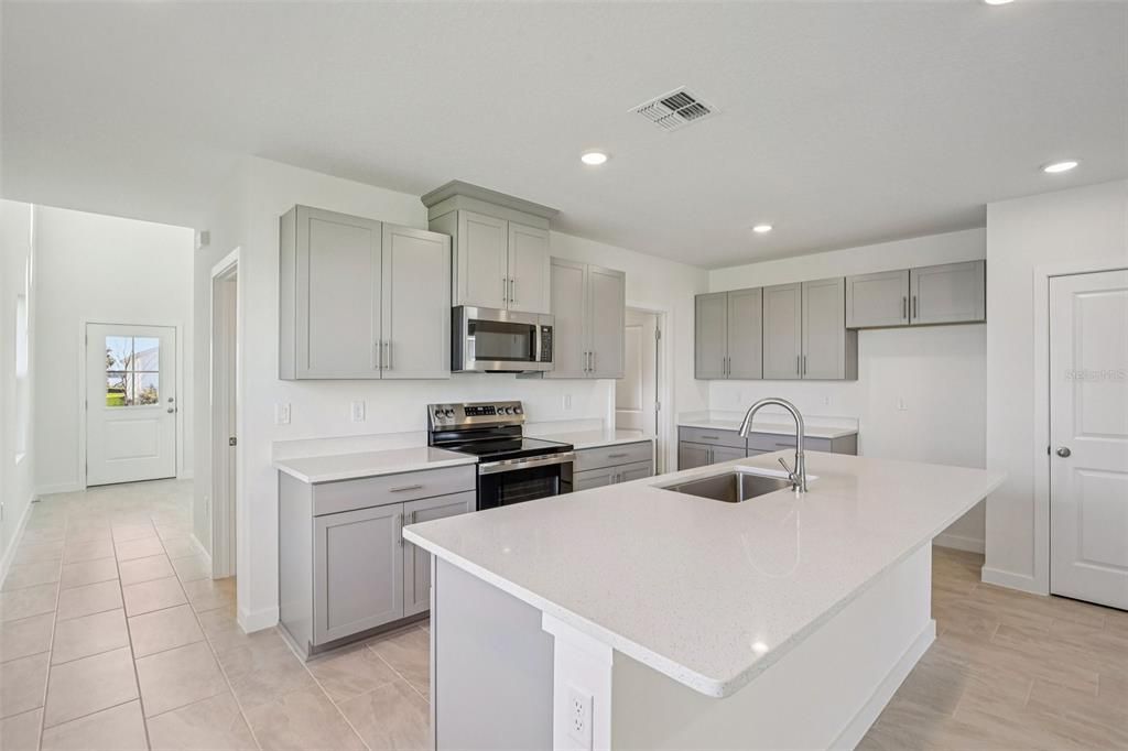 Activo con contrato: $339,990 (3 camas, 2 baños, 2028 Pies cuadrados)