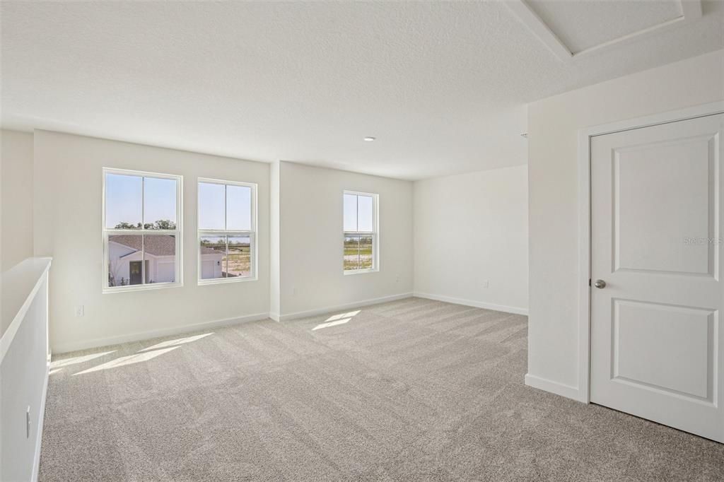 Activo con contrato: $339,990 (3 camas, 2 baños, 2028 Pies cuadrados)