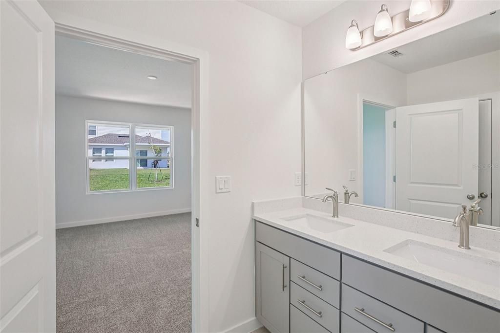 Activo con contrato: $339,990 (3 camas, 2 baños, 2028 Pies cuadrados)