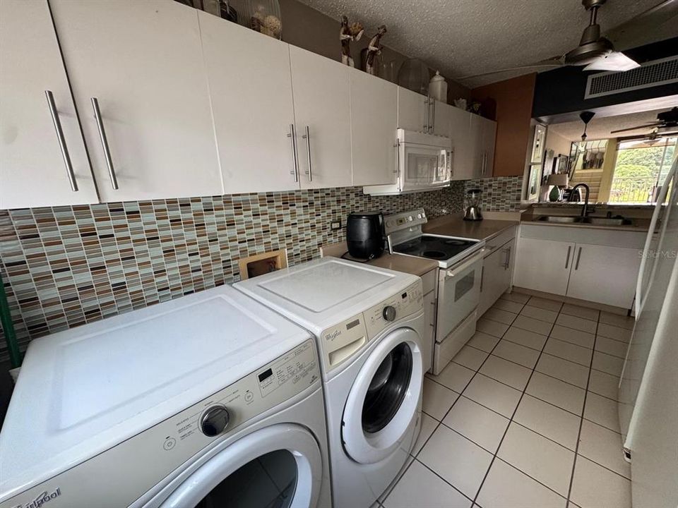 For Sale: $325,000 (3 beds, 2 baths, 1767 Square Feet)