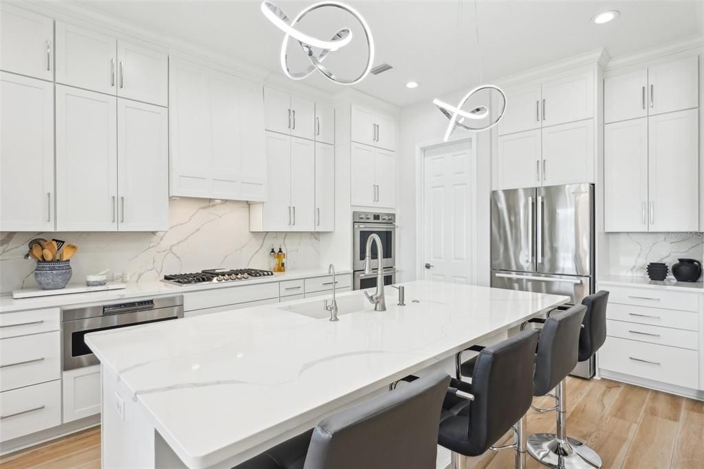 En Venta: $785,000 (4 camas, 3 baños, 2796 Pies cuadrados)