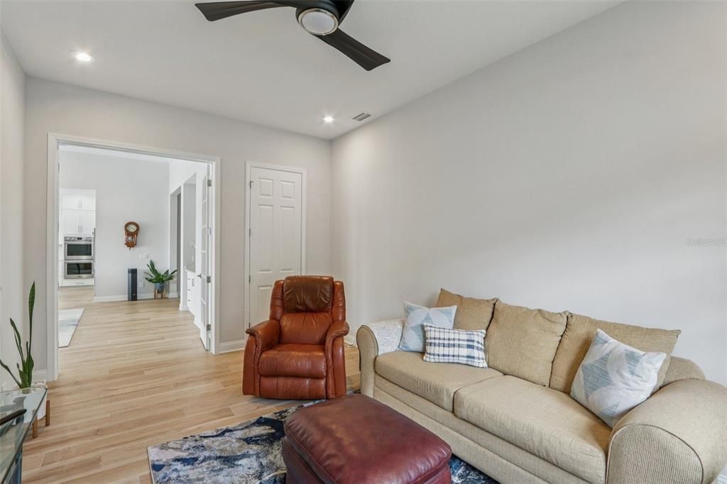 En Venta: $785,000 (4 camas, 3 baños, 2796 Pies cuadrados)