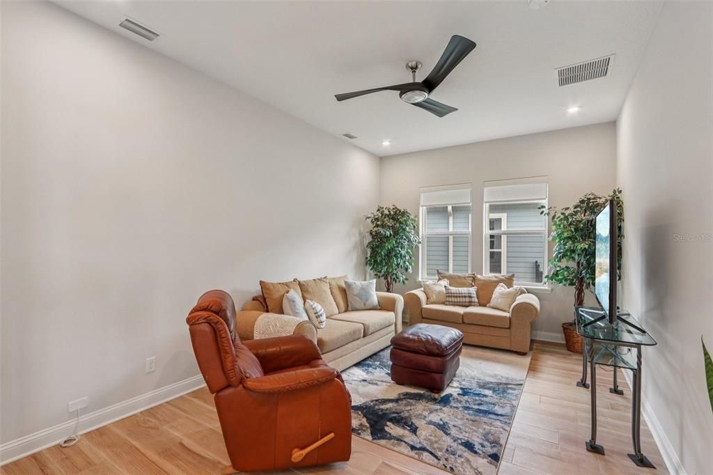 En Venta: $785,000 (4 camas, 3 baños, 2796 Pies cuadrados)