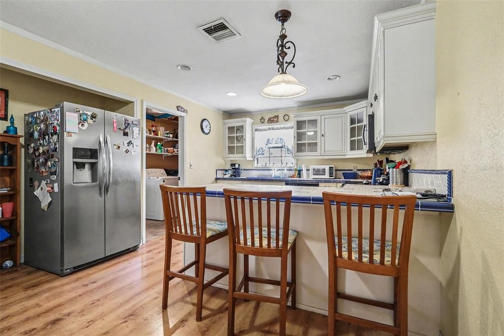 For Sale: $550,000 (3 beds, 2 baths, 1454 Square Feet)