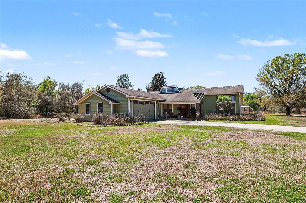 For Sale: $550,000 (3 beds, 2 baths, 1454 Square Feet)