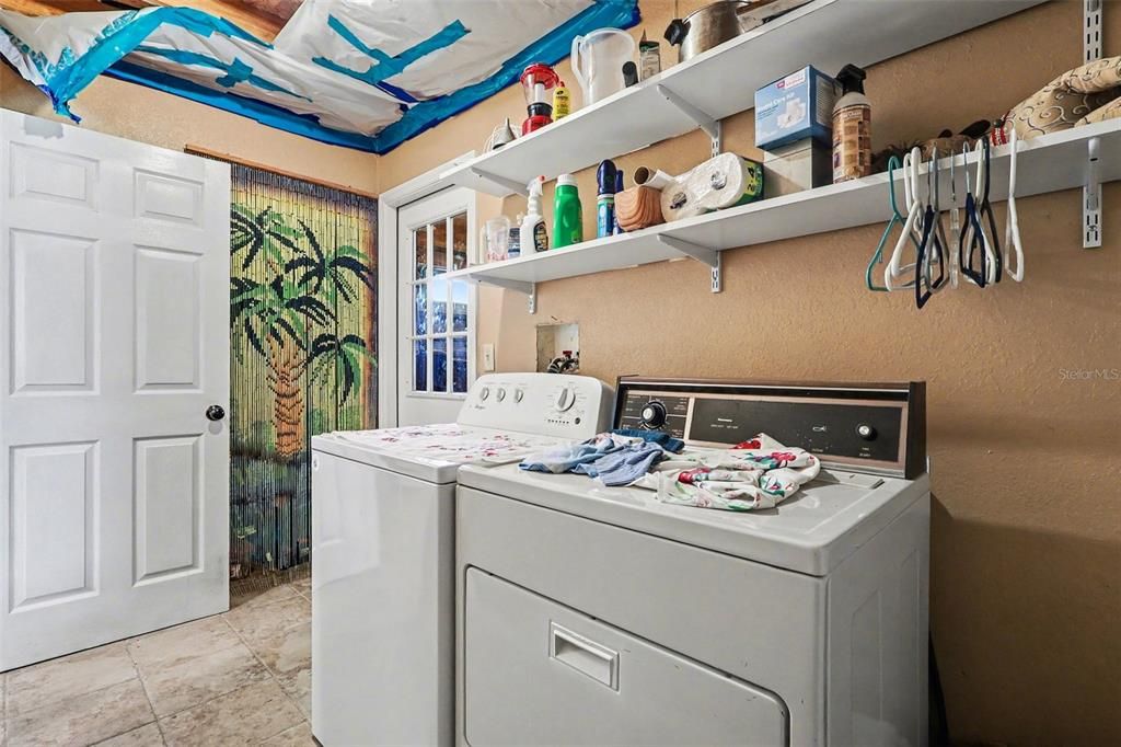 For Sale: $550,000 (3 beds, 2 baths, 1454 Square Feet)