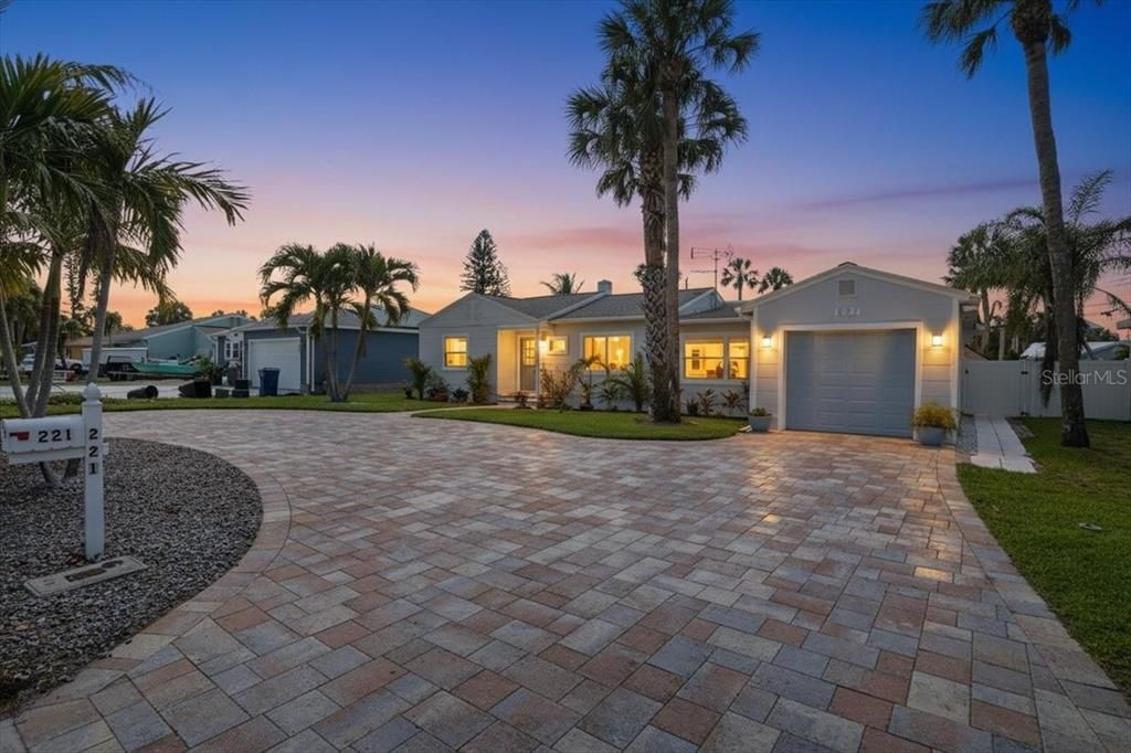 Activo con contrato: $759,000 (3 camas, 2 baños, 1858 Pies cuadrados)
