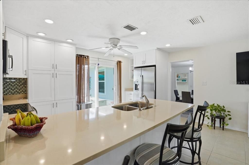 Activo con contrato: $759,000 (3 camas, 2 baños, 1858 Pies cuadrados)