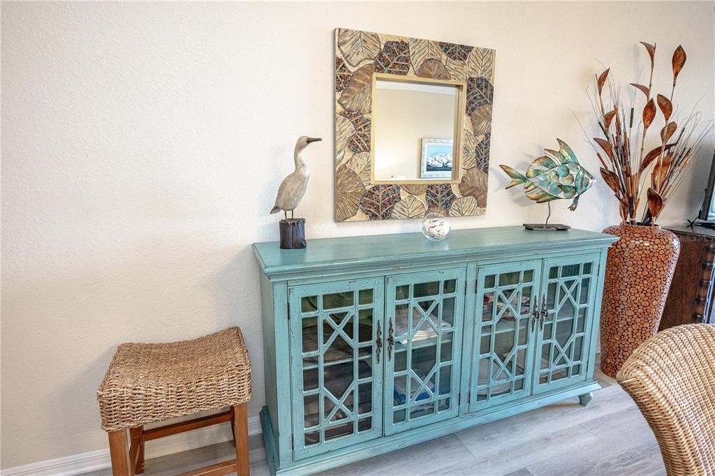 На продажу: $265,000 (2 спален, 2 ванн, 1121 Квадратных фут)