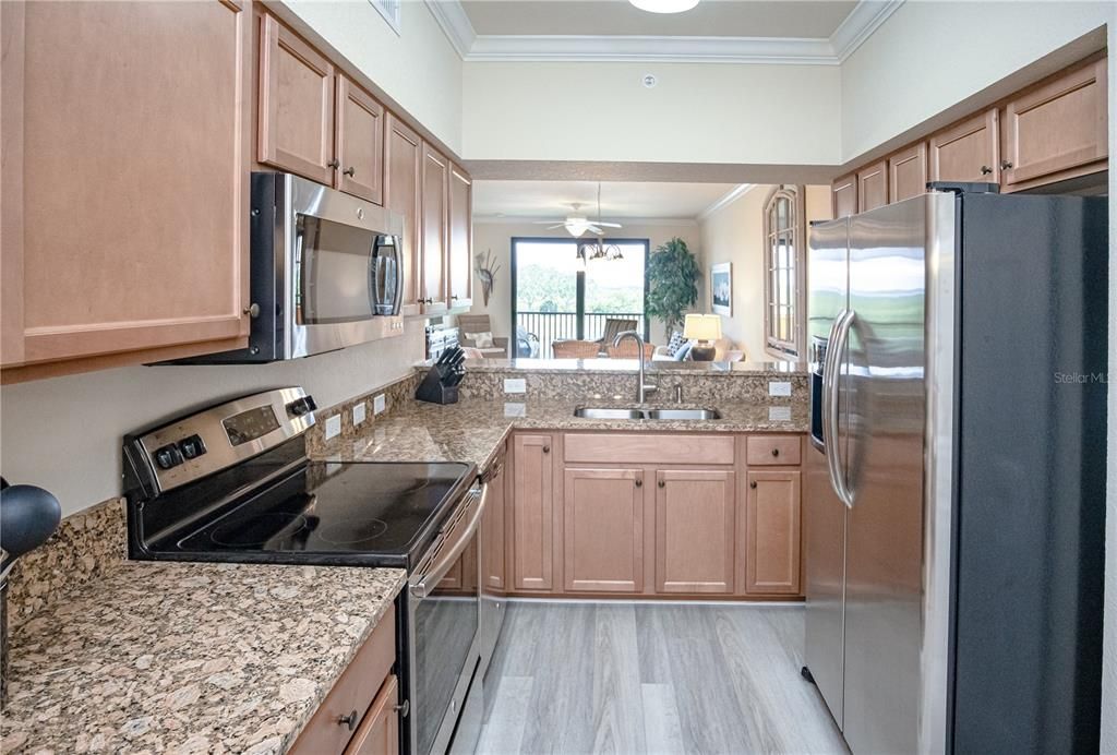 На продажу: $265,000 (2 спален, 2 ванн, 1121 Квадратных фут)