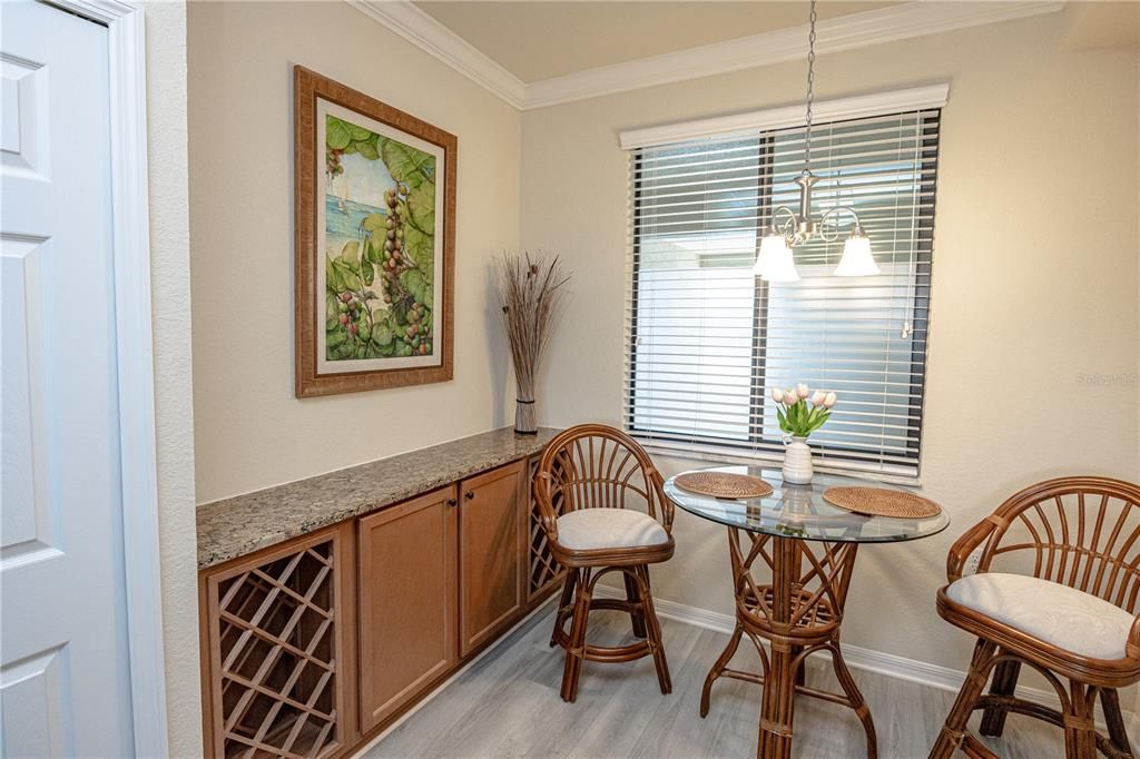 На продажу: $265,000 (2 спален, 2 ванн, 1121 Квадратных фут)