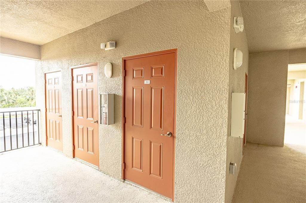 На продажу: $265,000 (2 спален, 2 ванн, 1121 Квадратных фут)