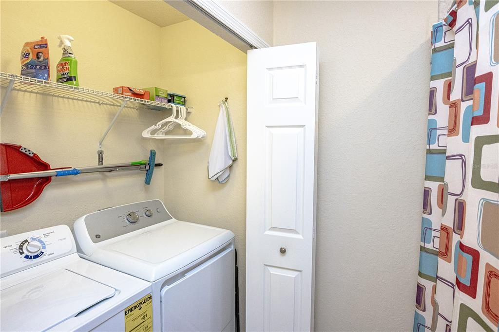 На продажу: $265,000 (2 спален, 2 ванн, 1121 Квадратных фут)