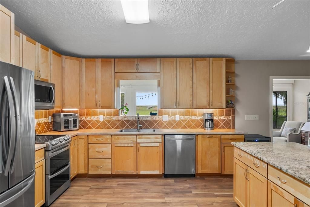 En Venta: $874,900 (3 camas, 2 baños, 2790 Pies cuadrados)