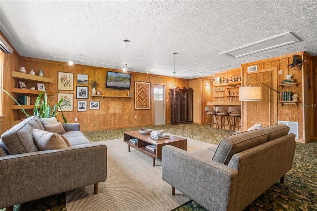 En Venta: $874,900 (3 camas, 2 baños, 2790 Pies cuadrados)